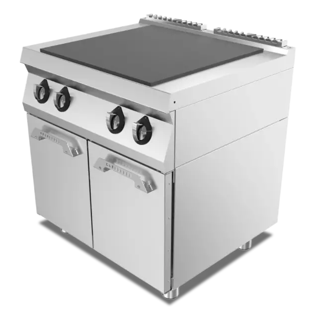 Četvorodelni električni šporet na zatvorenom postolju